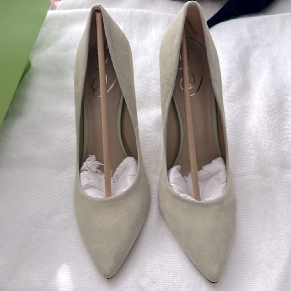 Gorgeous Pistachio colored pumps. Unworn. New in the box